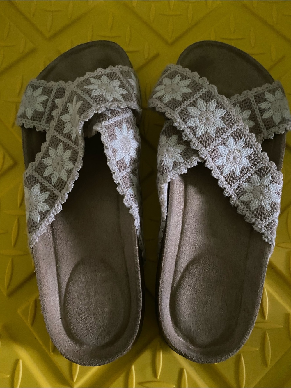Haute Hippie Boho Floral Crochet Beige Slide Cottagecore CrissCross Sandals 8M - Picture 2 of 12